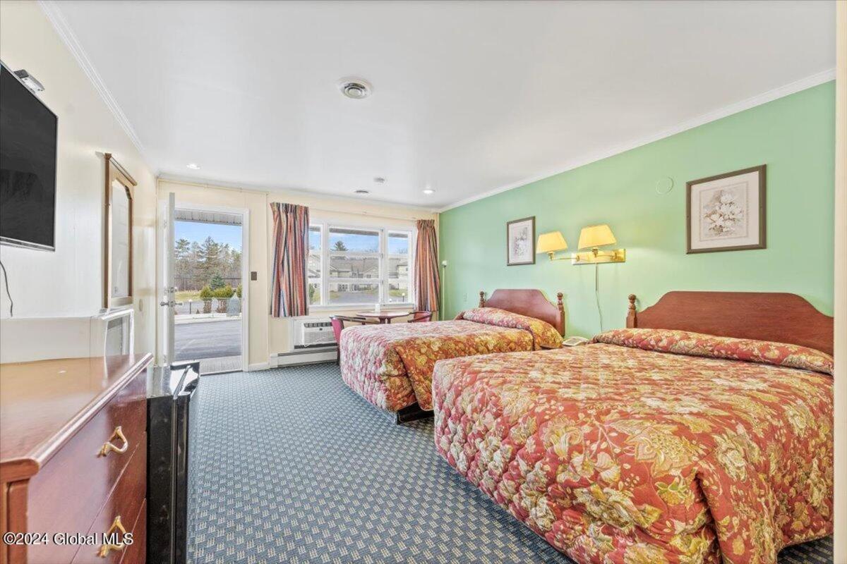 Top Hill Motel Saratoga Springs Zewnętrze zdjęcie