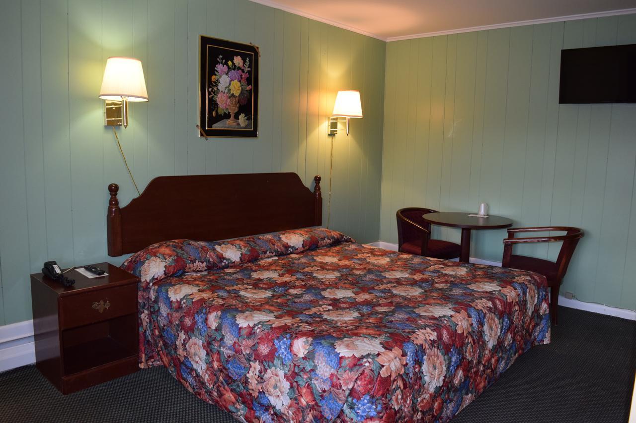 Top Hill Motel Saratoga Springs Zewnętrze zdjęcie