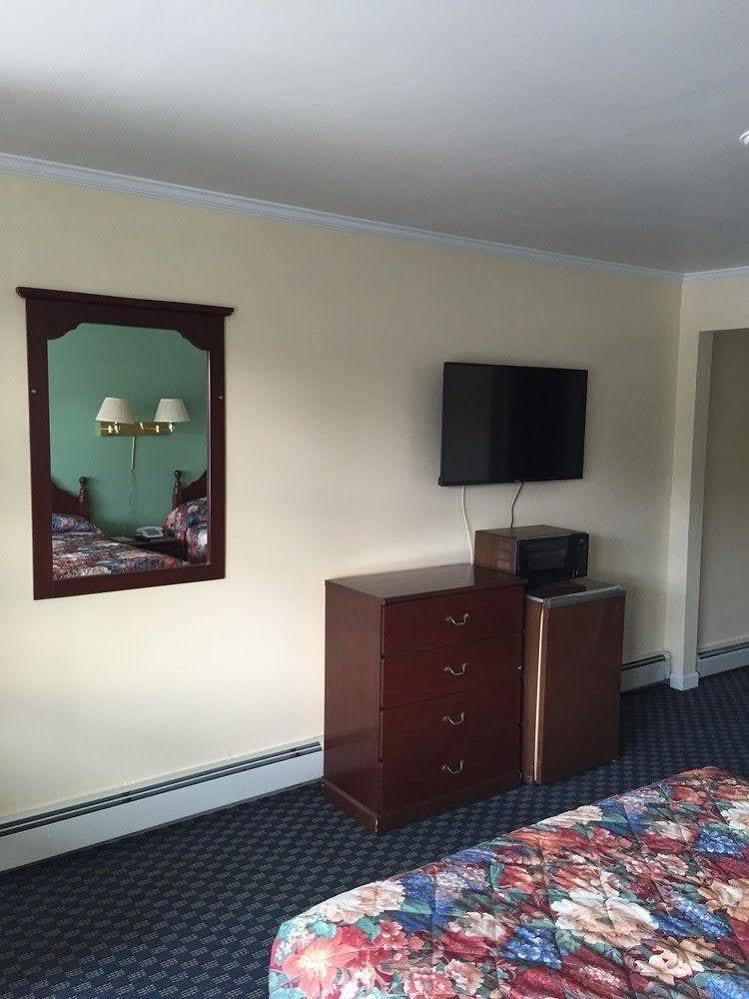 Top Hill Motel Saratoga Springs Zewnętrze zdjęcie