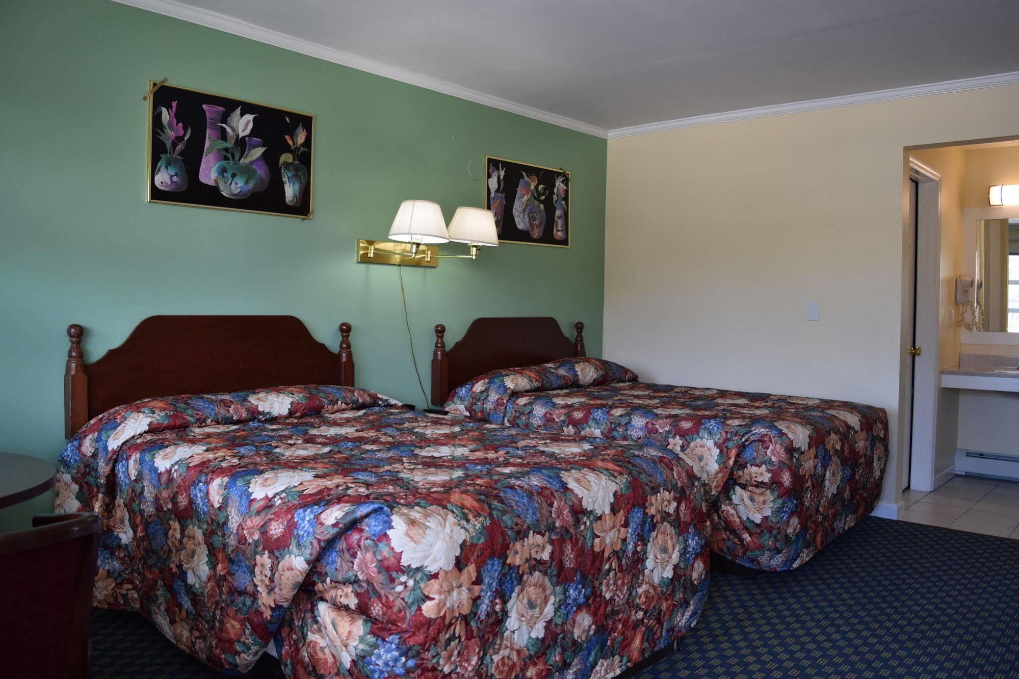 Top Hill Motel Saratoga Springs Zewnętrze zdjęcie